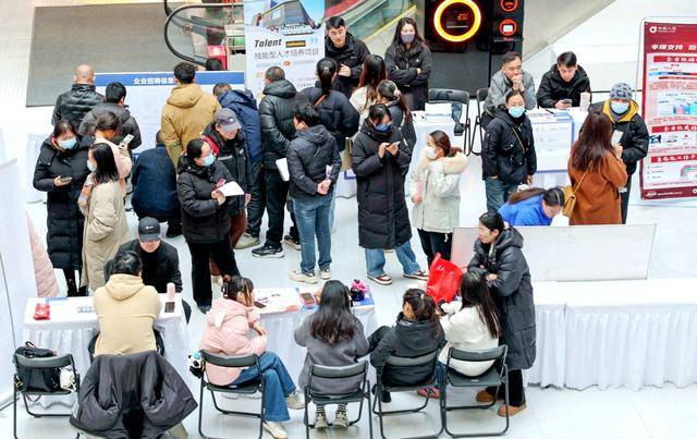 郑州16900+岗位“职”等你来 这场招聘会点燃青年就业热情